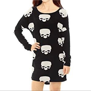 Long-sleeved skull tunic